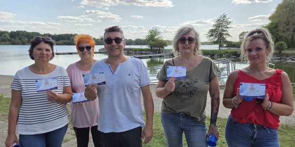 Photo d'une groupe de personnes au club de voile de saint Quentin en Yveline